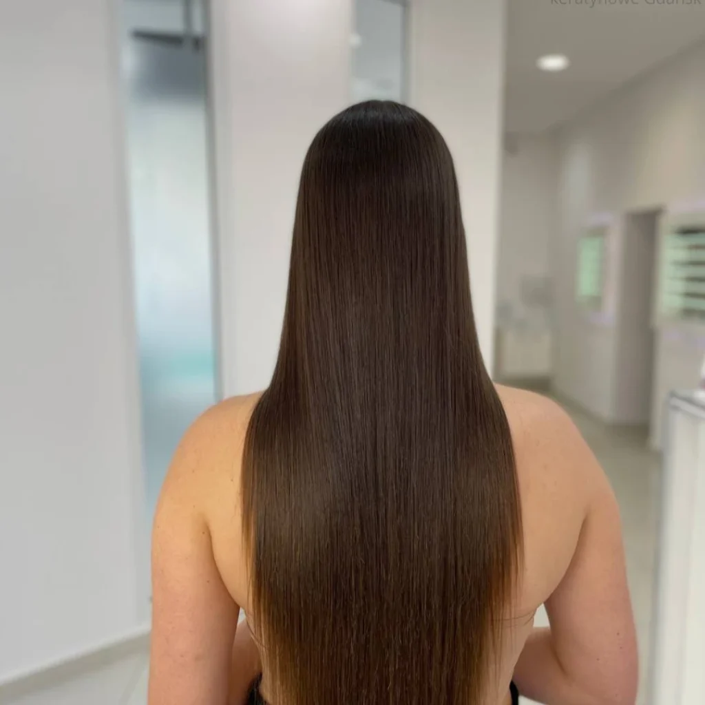 Prostowanie keratynowe – gładkie, proste i lśniące włosy po zabiegu w PRIVE Beauty & Hair Gdańsk