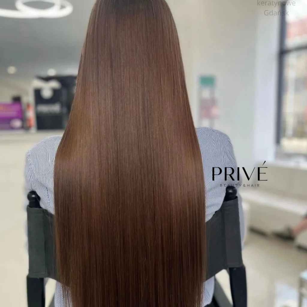 Prostowanie keratynowe – gładkie, proste i lśniące włosy po zabiegu w PRIVE Beauty & Hair Gdańsk