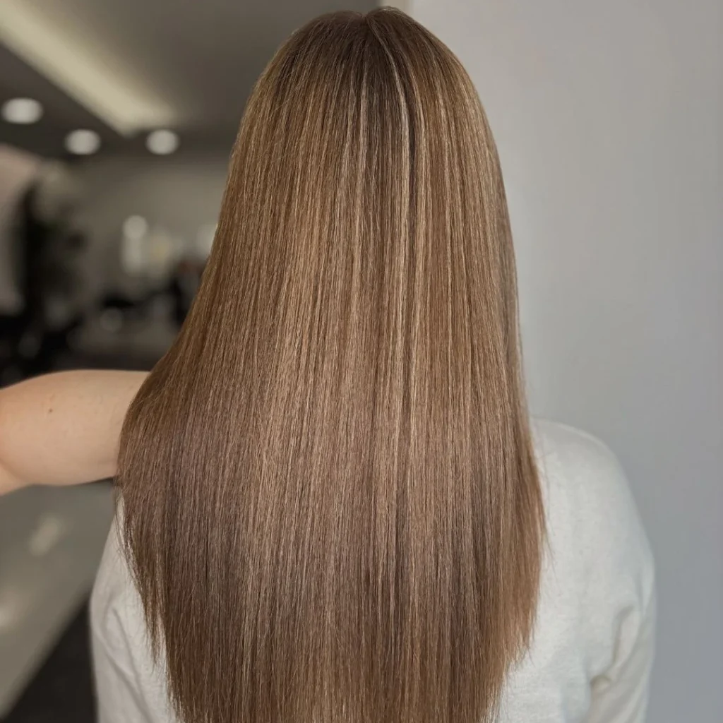 Rekonstrukcja włosów – zdrowe i lśniące włosy po zabiegu w PRIVE Beauty & Hair Gdańsk