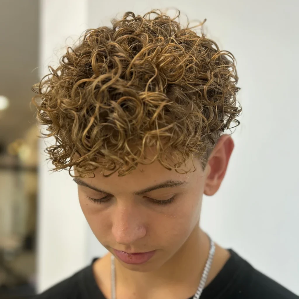 Fryzjer męski – trwała ondulacja w PRIVE Beauty & Hair Gdańsk